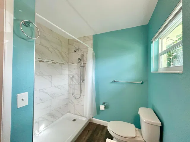Unit C photo 20