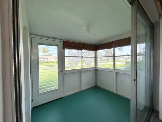 Unit C photo 27
