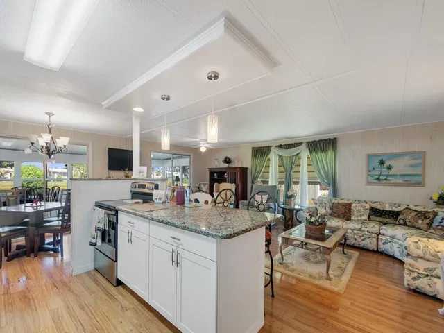 Residence photo 15