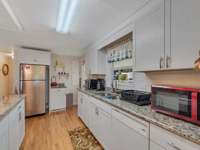 Residence photo 18