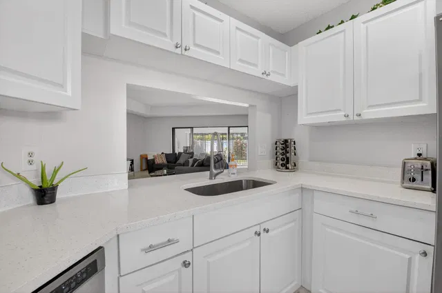  Residence photo 15