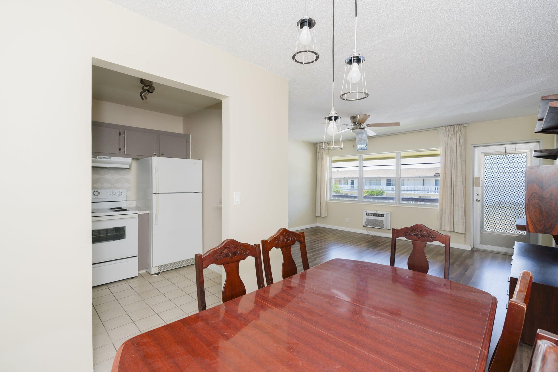  Residence photo 5