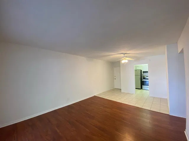 Unit 0280 photo 4