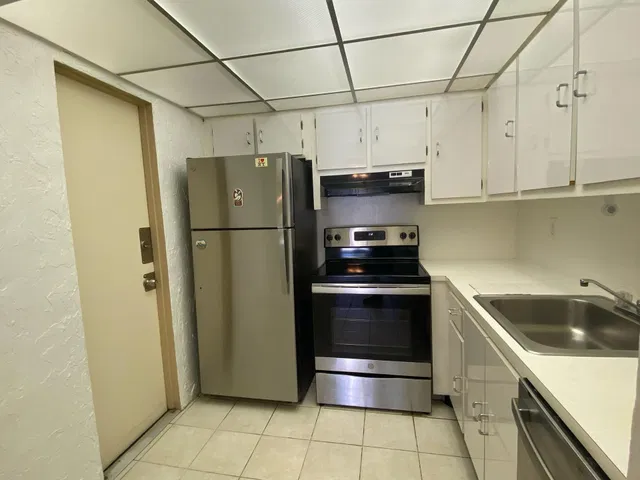 Unit 0280 photo 5