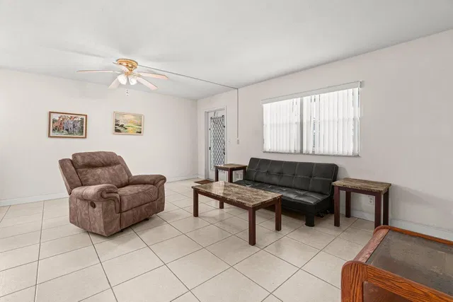 Residence photo 6