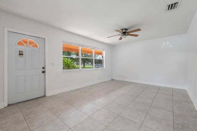  Residence photo 6