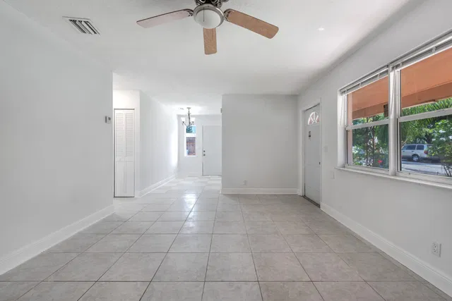  Residence photo 7