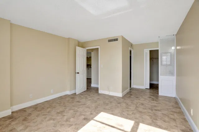 Boca Raton Unit Unit 403 photo 17
