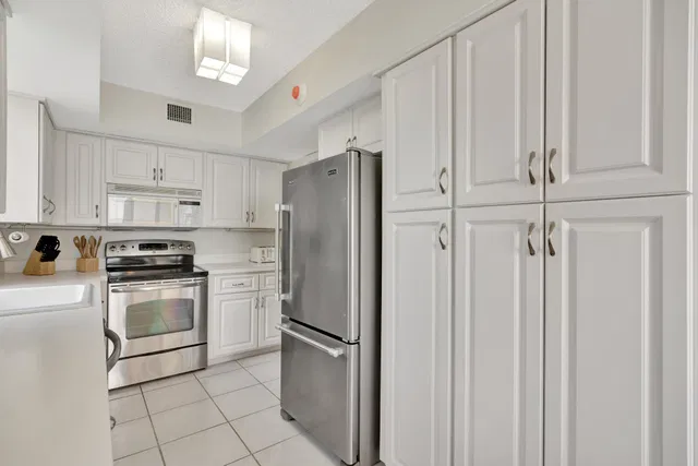 Eastpointe Singer Island Unit 11A photo 12