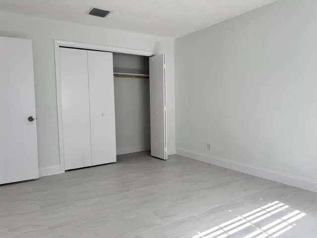 Unit 103 photo 4