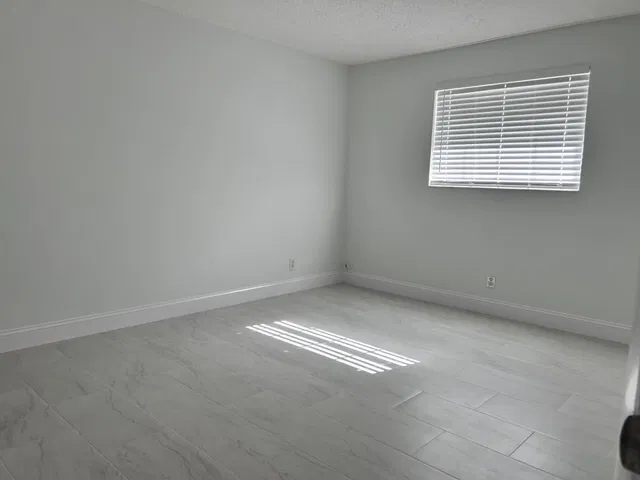 Unit 103 photo 5