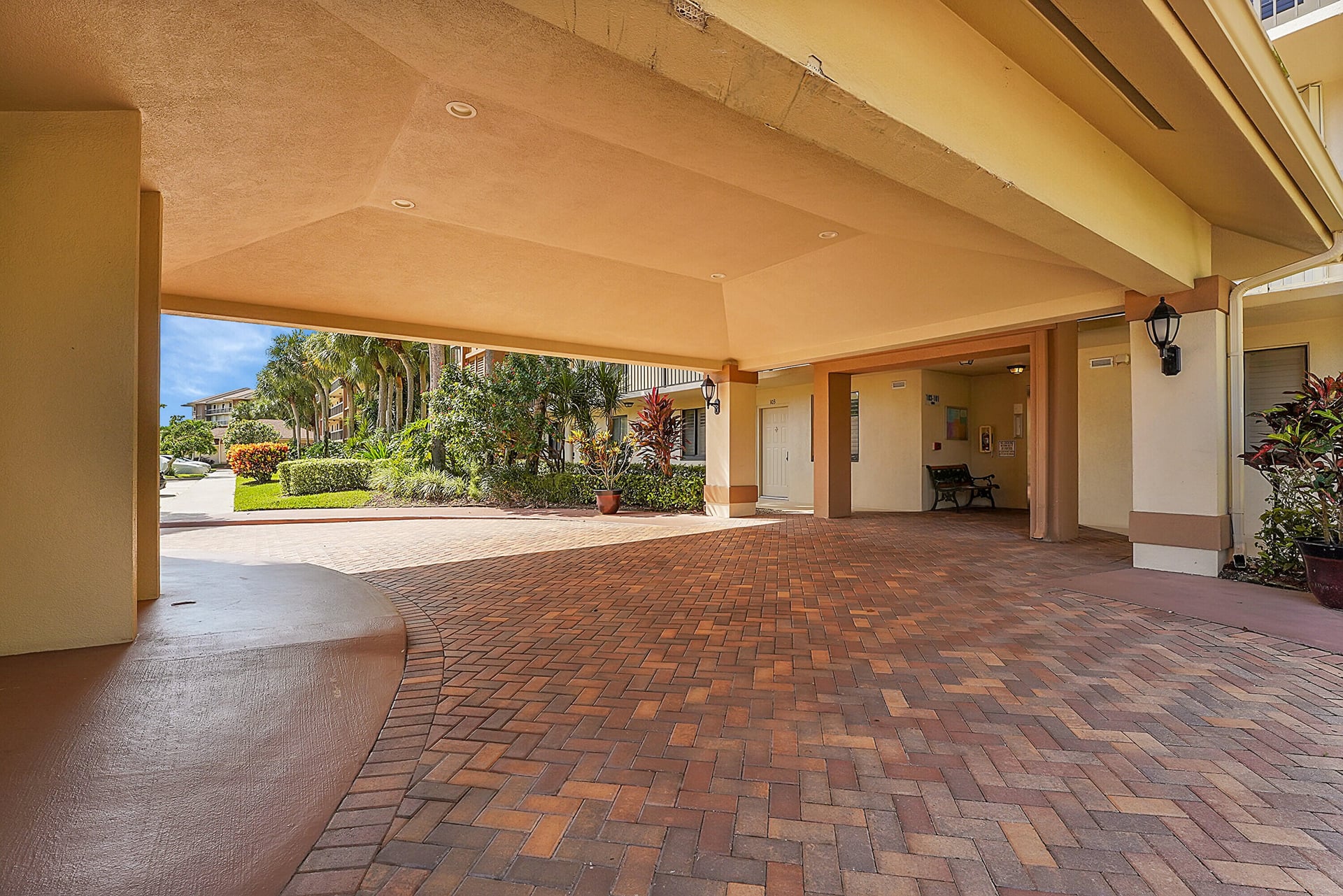Unit 203 photo 5