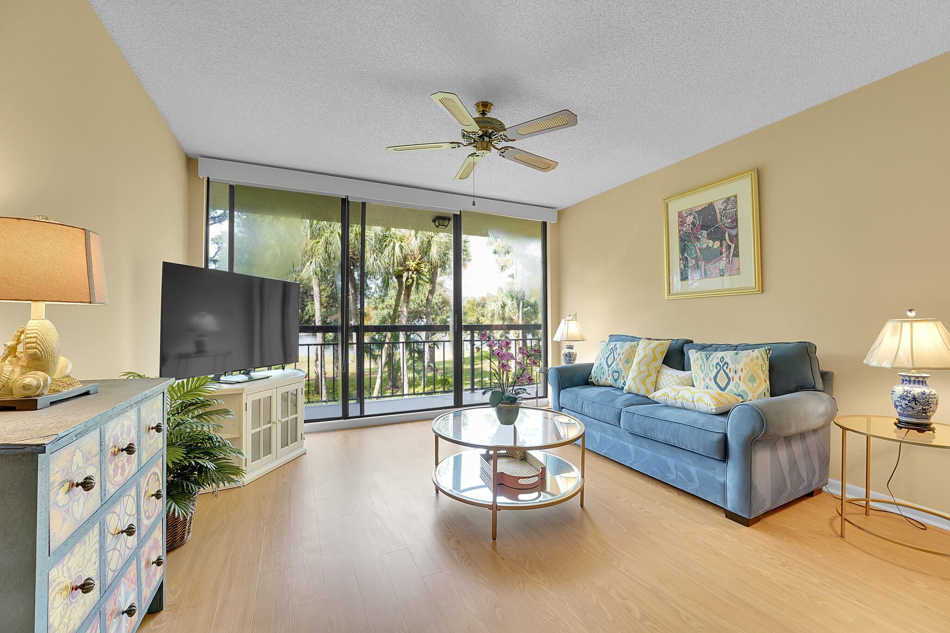 Unit 203 photo 11