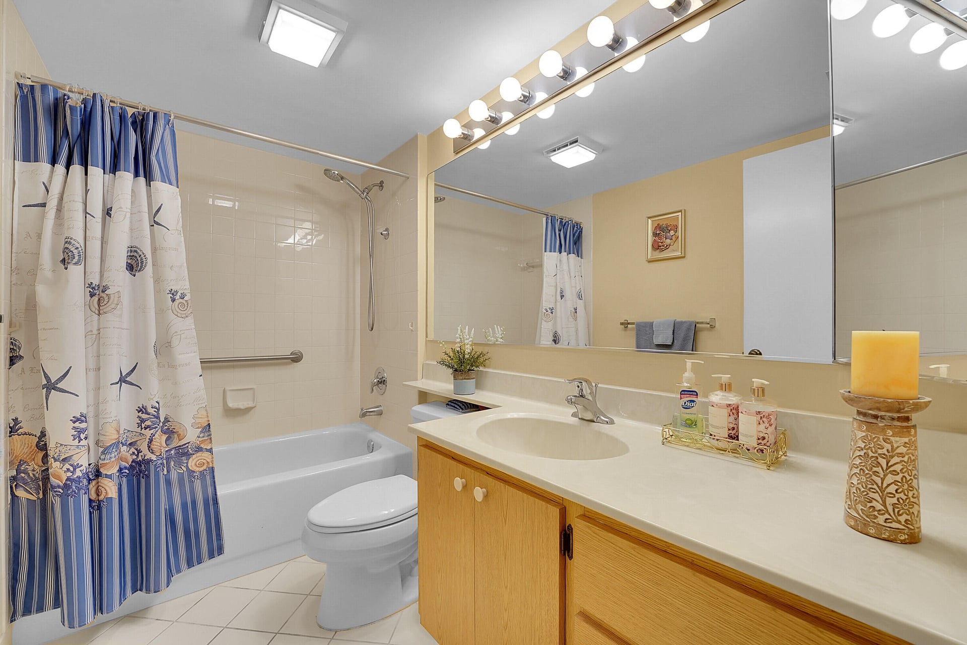 Unit 203 photo 25