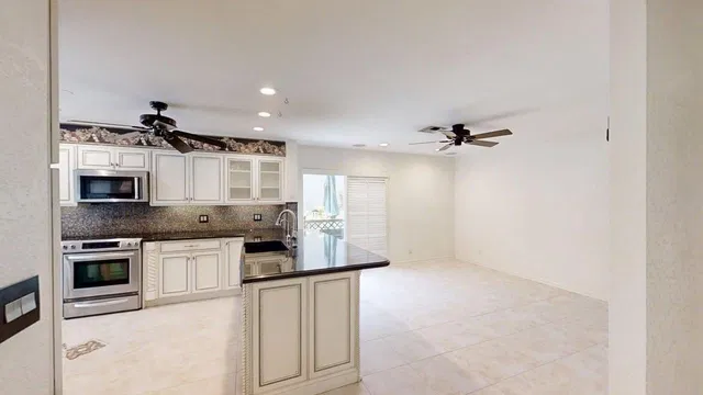Residence photo 12