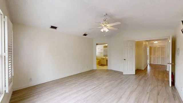 Residence photo 19