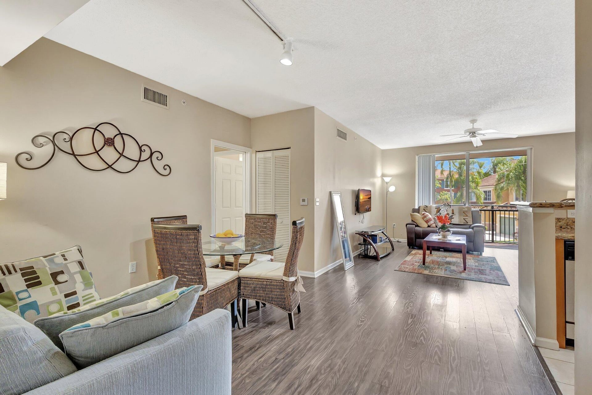  Unit 204 photo 6