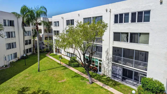 Unit 114 photo 11