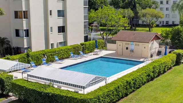 Unit 114 photo 12