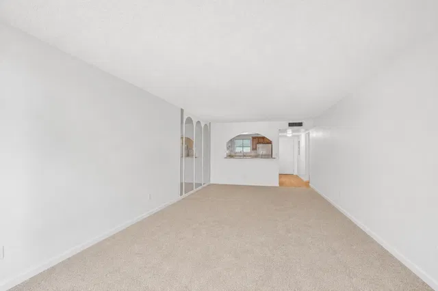 Unit 114 photo 36