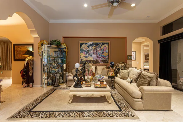 Residence photo 12