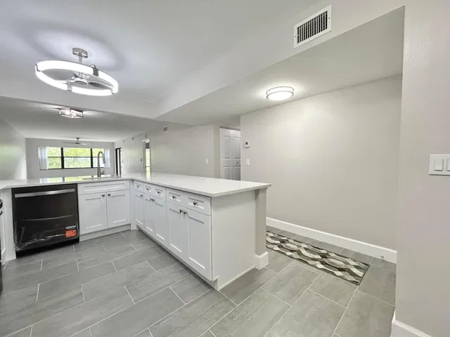Unit 102 photo 3