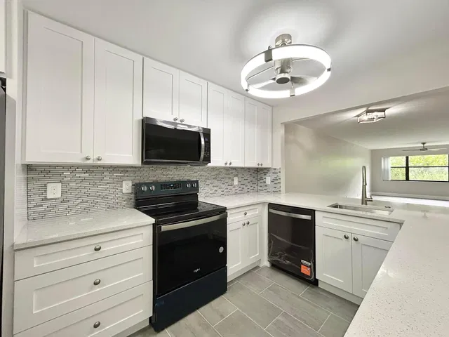 Unit 102 photo 5