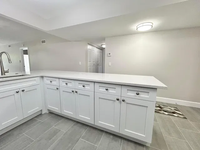 Unit 102 photo 6