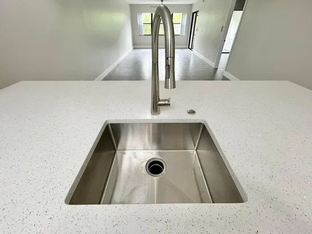 Unit 102 photo 8