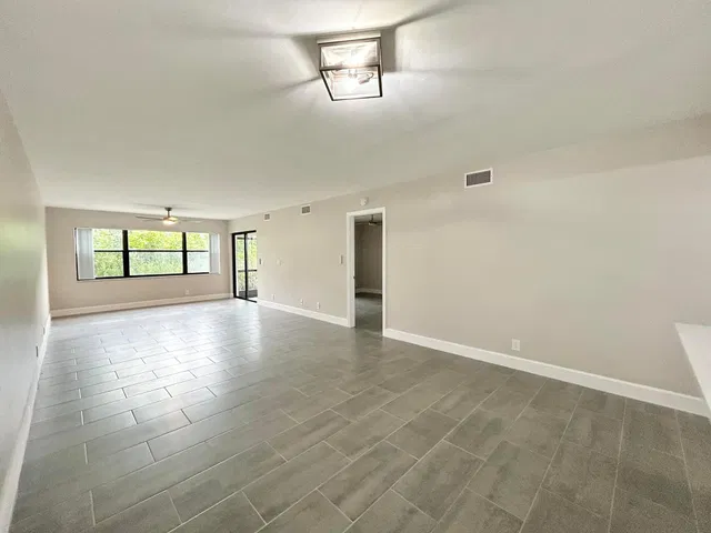 Unit 102 photo 13
