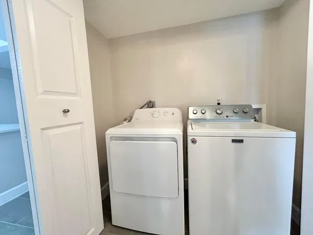 Unit 102 photo 17