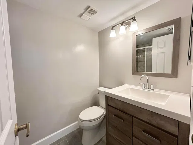 Unit 102 photo 31