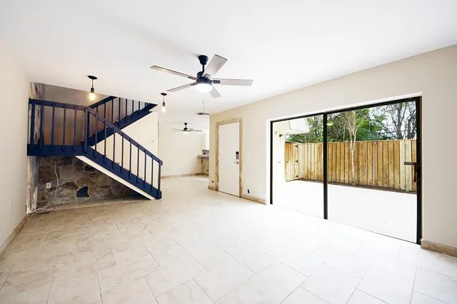  Unit Apt 402 photo 4