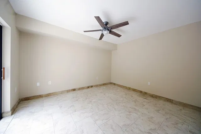  Unit Apt 402 photo 8