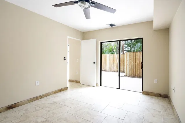  Unit Apt 402 photo 9