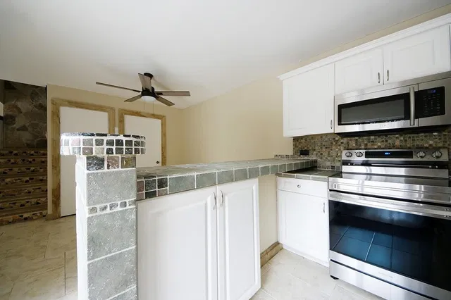  Unit Apt 402 photo 15