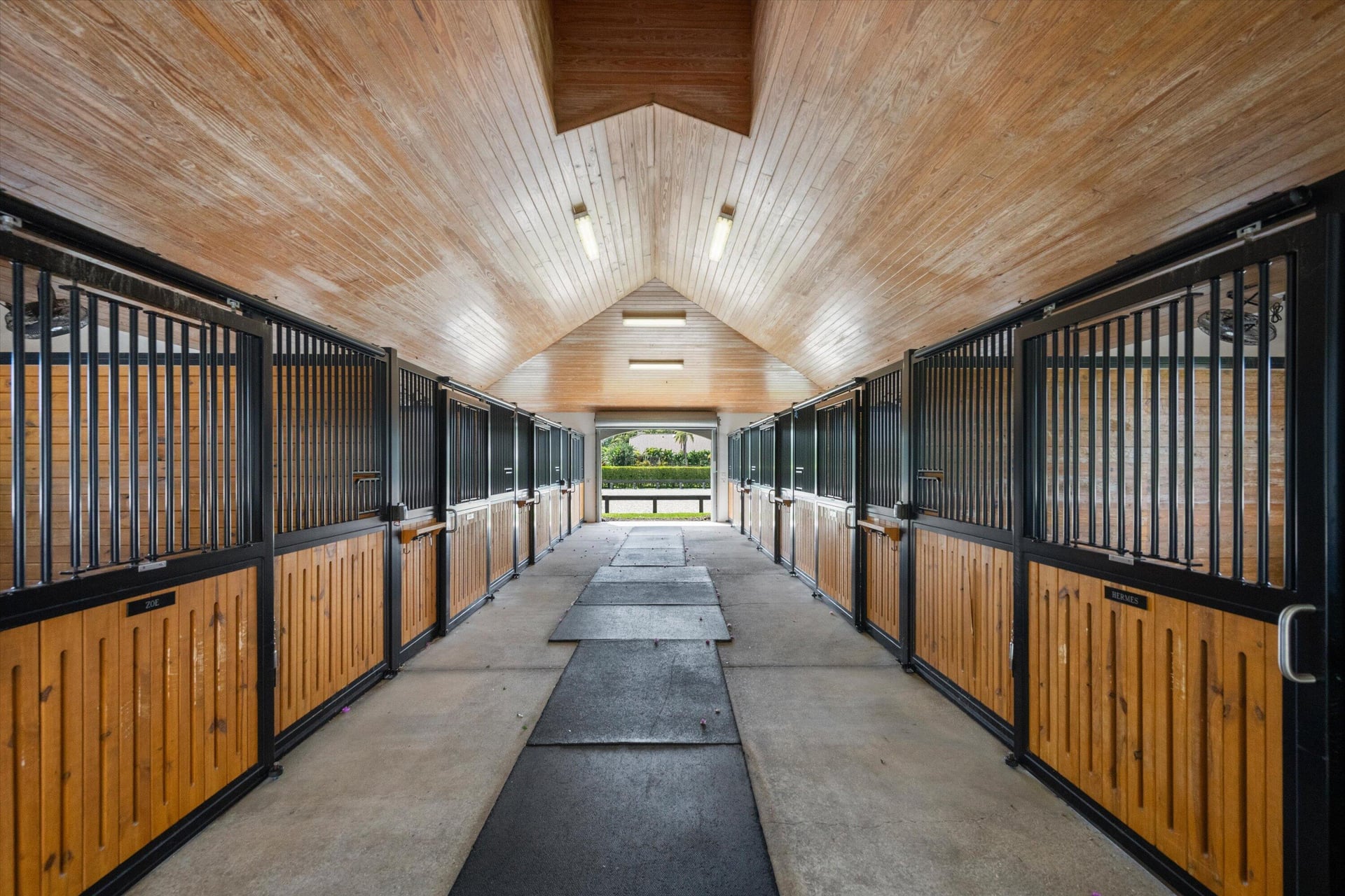 Paddock Park 2 Unit Barn photo 6