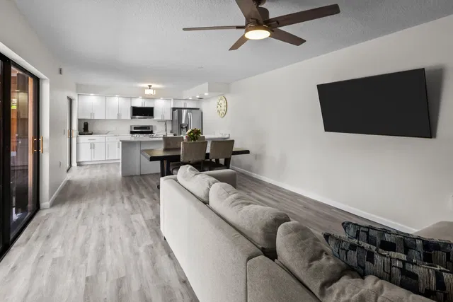 Residence photo 8