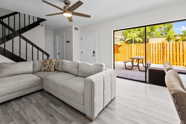 Residence photo 10