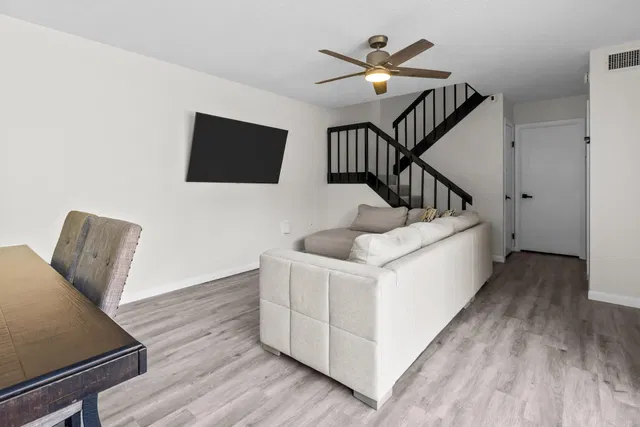 Residence photo 12