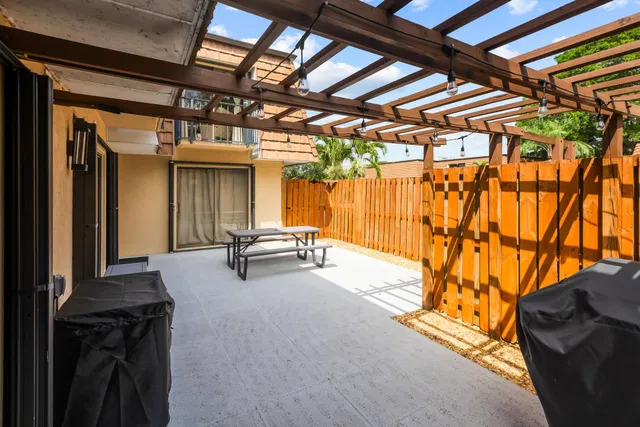 Residence photo 39