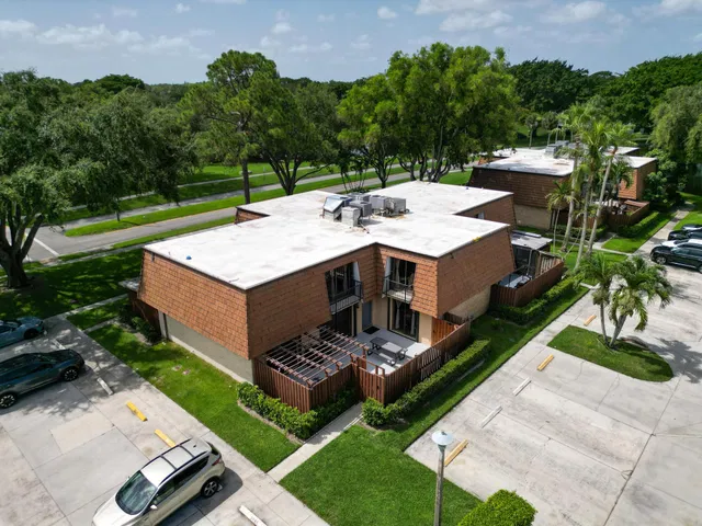 Residence photo 42