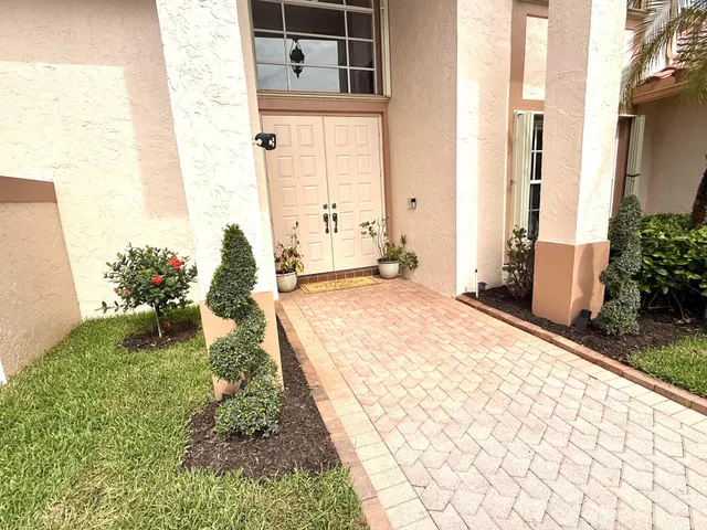 Residence photo 3