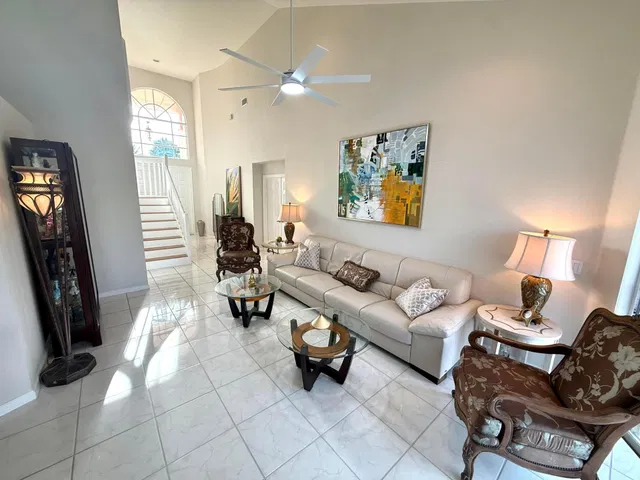 Residence photo 12