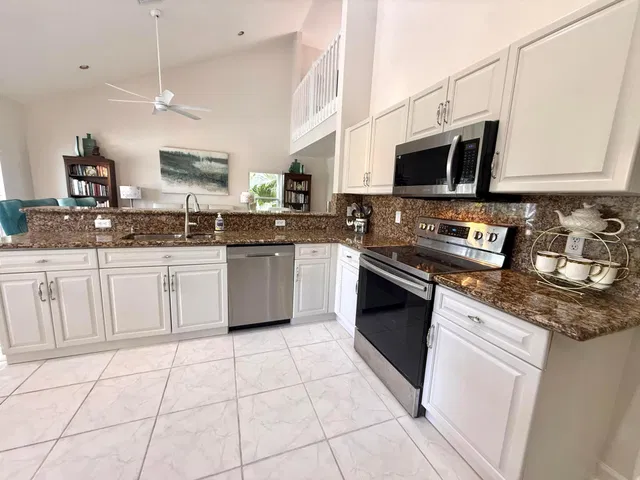 Residence photo 18