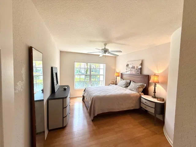 Residence photo 36