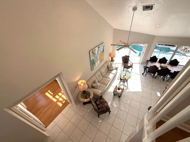 Residence photo 39