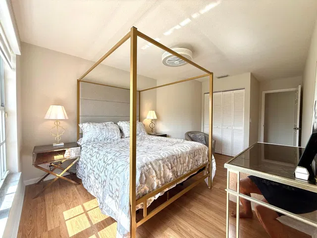 Residence photo 41