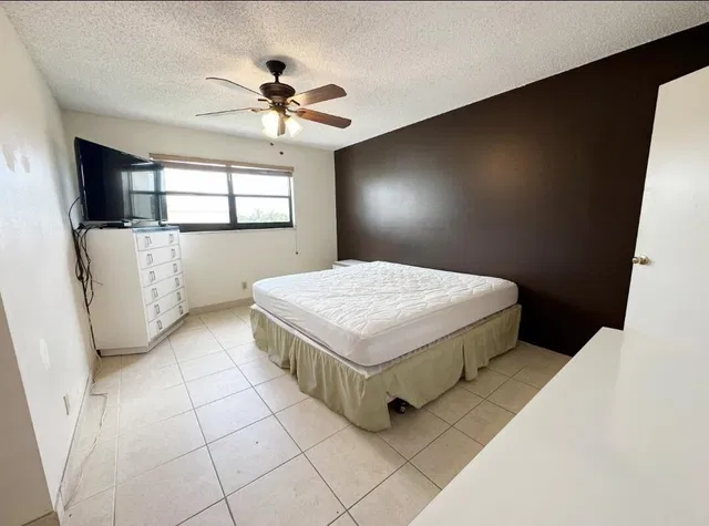  Unit 4100 photo 8