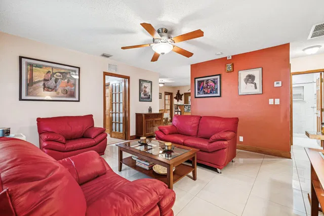 Residence photo 6